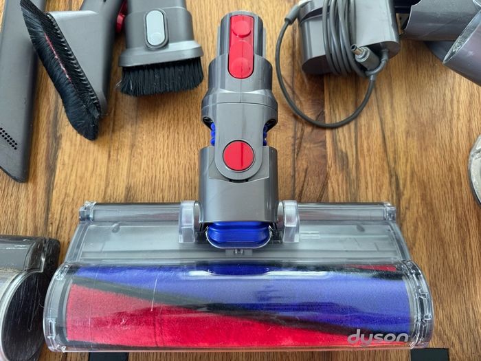 Dyson v8 Absolute