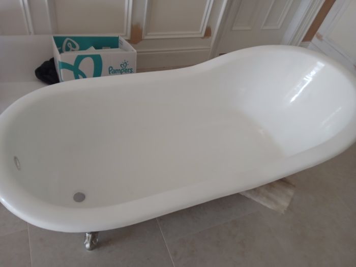 Cast iron slipper bath