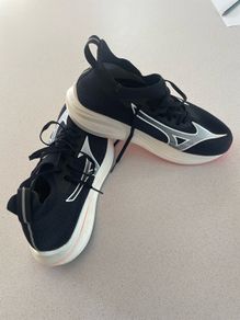 Mizuno Neo Zen runners size 10