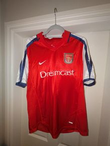 Arsenal 2001/02 Retro Home Kit. Vieira 4 on the back.