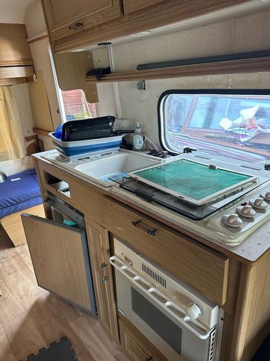avondale Leda caravan