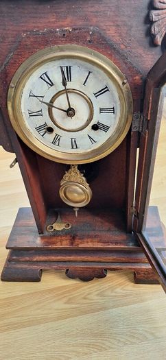 Pendulum clock,Waterbury Gingerbread House Mentel ,with key,working well 19th century