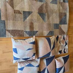 rug and matching cushions