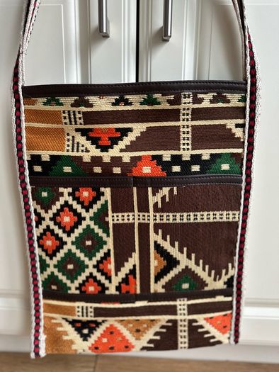 Brand new Saudi Arabia handmade woven shoulder bag with traditional Saudi embroidery, many pockets