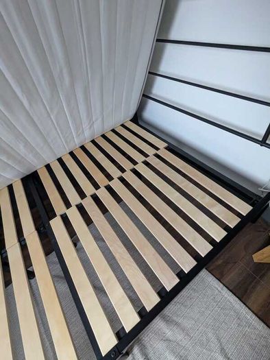Double (1,90m X 1,30m) bed and mattress