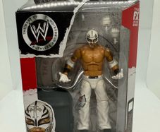 wwe elite Ruthless Agression Rey Mysterio action figure (damaged packaging )