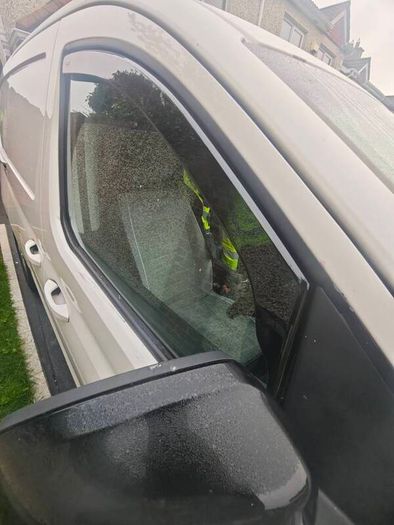 Vw caddy wind deflector