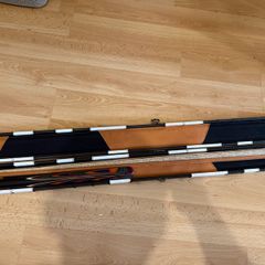 Mark Richard's pool cue + case + taom chalk