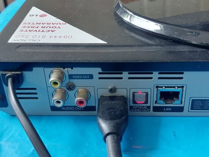 LG 3D-2D Blu-Ray Disc-DVD Player (Model BD660) and Samsung 19 inch TV-Monitor (Model LE19R88BD) with HDMI Lead, Power Cables and TV remote, both in excellent condition