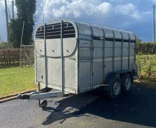 Cattle trailer