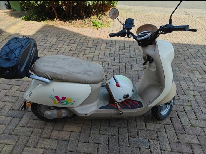 electric scooter 72v 20ah long range distance bike immaculate condition