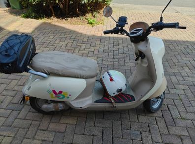 electric scooter 72v 20ah long range distance bike immaculate condition