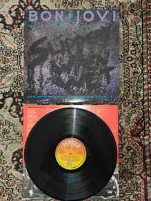 Bon Jovi: slppery when wet LP