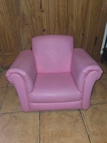 kids pink chair