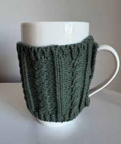 Cosy coffee mug with woolly jumper