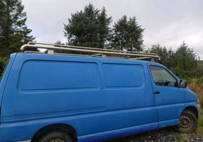 toyota hiace roof rack and towbars
