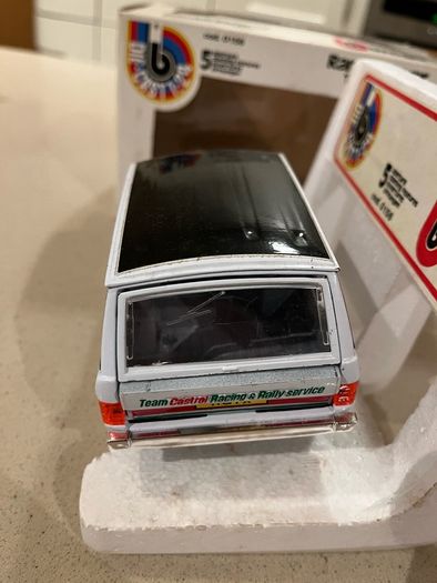 Range Rover Team Castrol 1/24 Burago  Rare