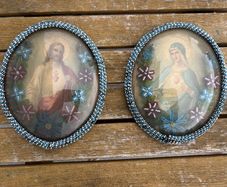 Vintage pair of domed glass with bead frame's religious elements x2 c1900
