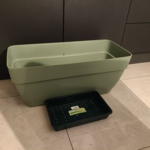 Planter and seeding tray (brand new)
