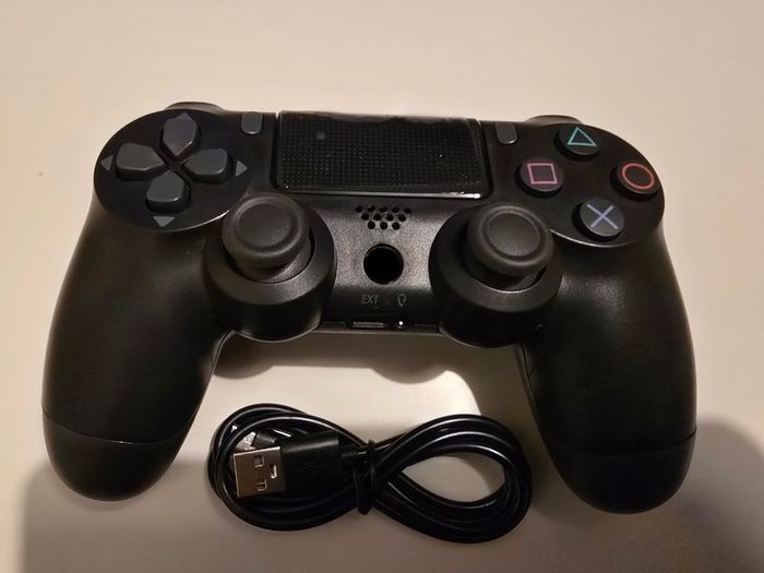 Playstation 4 (PS4) Compatible V2 Controller