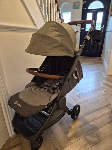 Ergobaby Metro+ Deluxe travel stroller