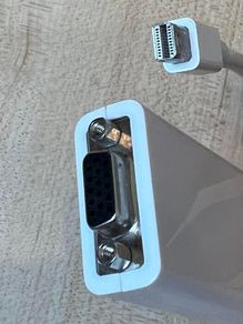 Mini DisplayPort to VGA converter