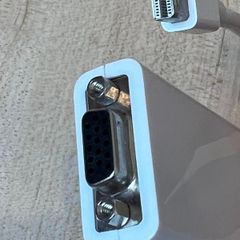 Mini DisplayPort to VGA converter