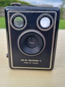 Vintage KODAK Box Brownie Six-20 Model C