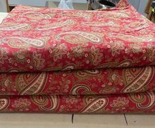 Double sided paisley print QUILT