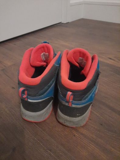 Winter warerproof girls boots Regatta size UK2