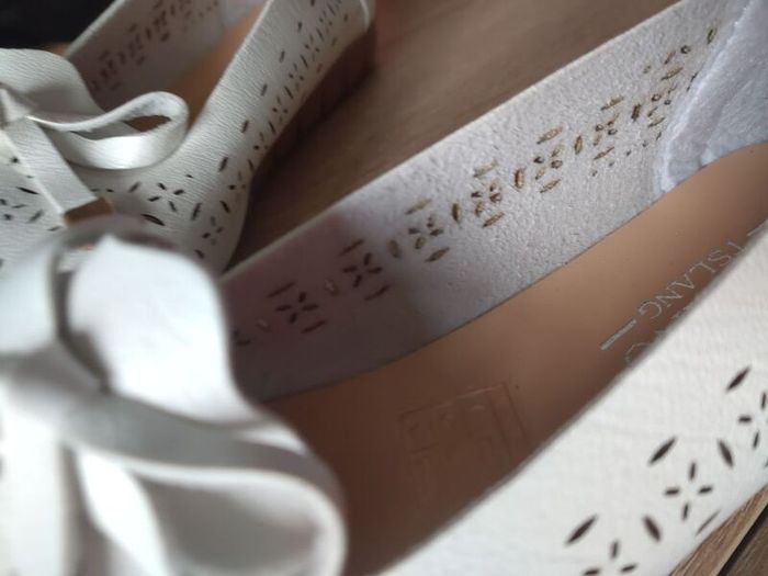 white flat shoes size UK 2