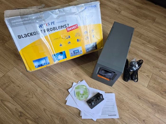Socomec Netys Pe 2000va 1200w Ups Npe-2000-lcd Untested