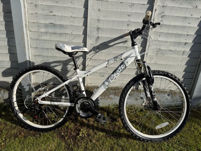 Apollo Craze kids mountain bike 24 wheels