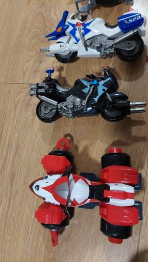 Power Rangers motorbikes / toys