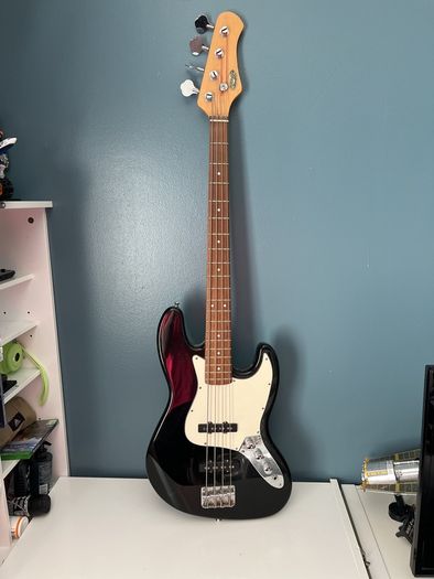 bass guitar with jazz pickups