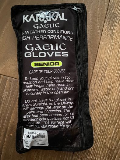 Gaelic Football Gloves Senior S Karakal BNIB