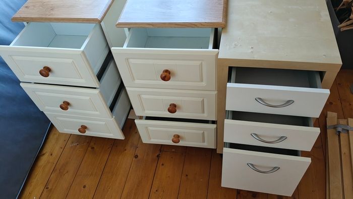 Bedside lockers