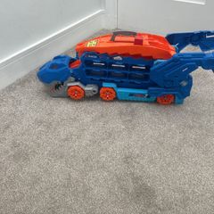 Transformer dinosaur car toy