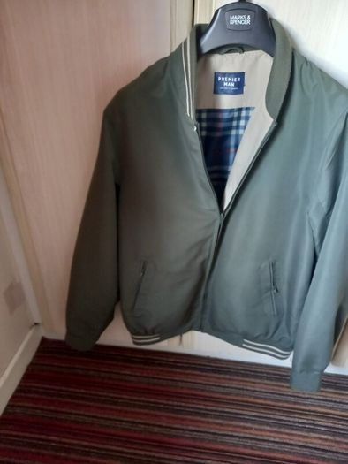 Premier Mans jacket, size large.
