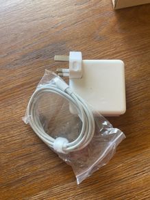 MacBook Adapter
