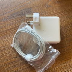 MacBook Adapter
