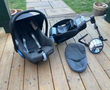 Maxi-Cosy Cabriofix I-Size car seat & iso fix base