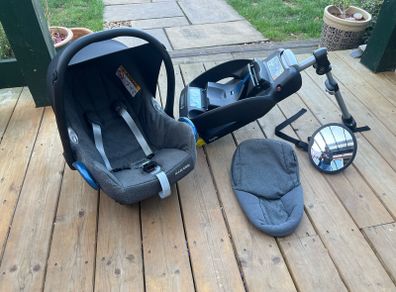 Maxi-Cosy Cabriofix I-Size car seat & iso fix base