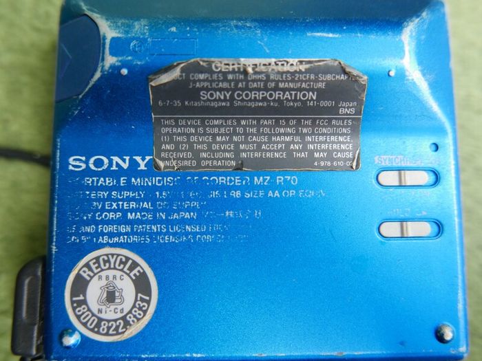 Sony MZ-R70 MiniDisc Walkman Digital Recording MD Player Recorder Working well