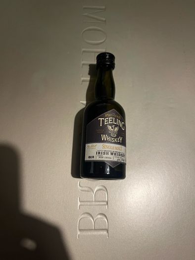 Jack Daniels Bombay sapphire Belvedere telling whiskey vodka gin empty mini bottle
