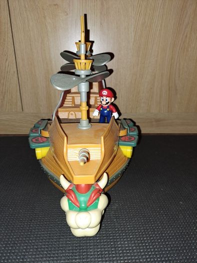 Super mario deluxe bowser airship playset