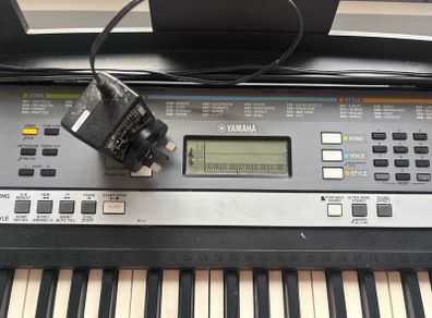 yamaha keyboard & stand