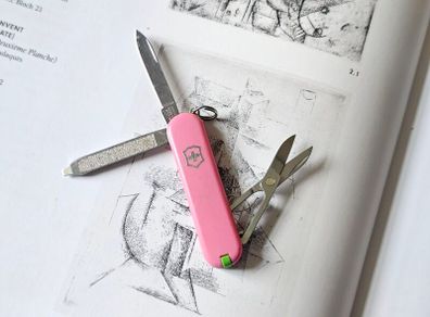 Vintage Victorinox Classic Sd 58mm Swiss Army Knife