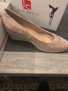 Jose Saenz Rose Wedges