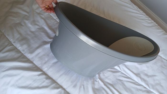 Shnuggle baby bath tub